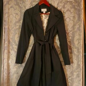 SIZE 8 NAVY BLUE TRENCH COAT! H&M WITH A PLEATED BOTTOM.